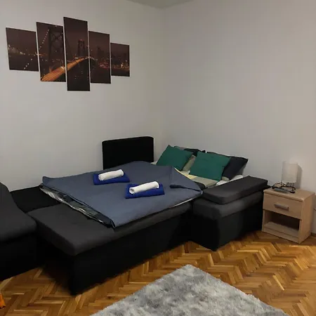 Platan Apartment *