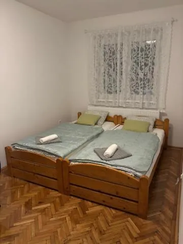 Apartment Platan *